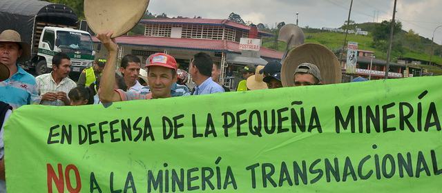Todos los mineros entran en paro