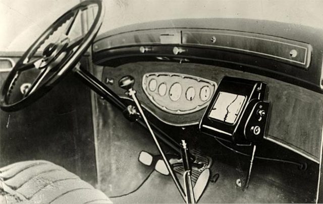 The first car-to-car radios are used