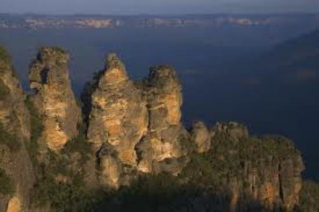 Blaxland, Lawson and Wentworth crossed the Blue Mountains