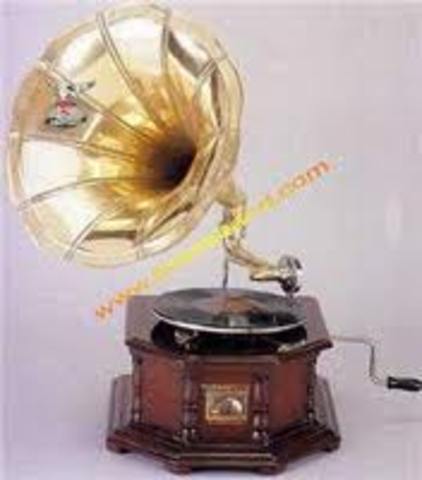 Emile Berliner invents the flat record player