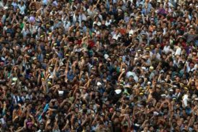 World Population reaches 5 billion