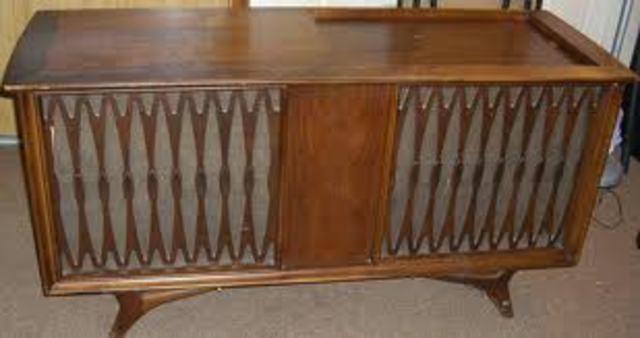 RCA Victor's "Victrola" model record player is introduced.