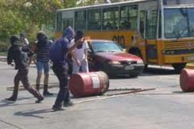 lucha callejera en Cordon Macul