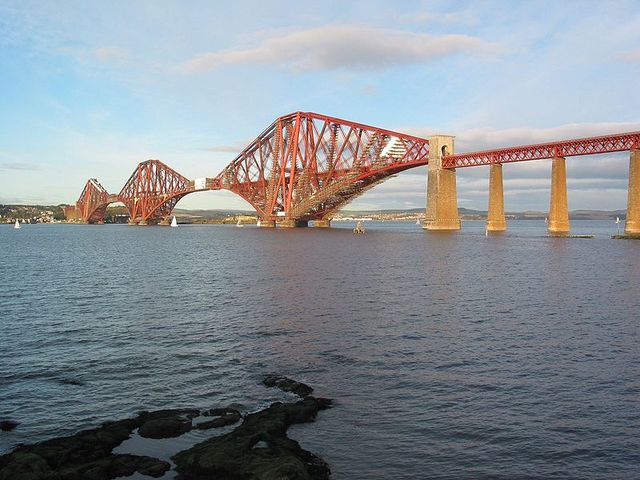 la innovacion y resistencia de los puentes (fiordo de forth)