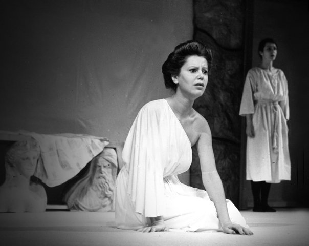 „Antigonė“, Jean Anouille