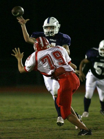 Yo comencé varsity fútbol americano.