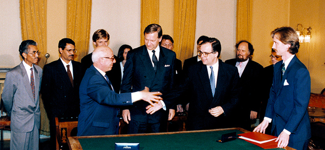 Firma de la declaracion de Reconciliacion Nacional