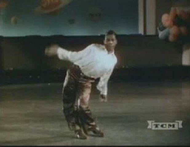 Snake hips optræder med tidelige breakdancemoves