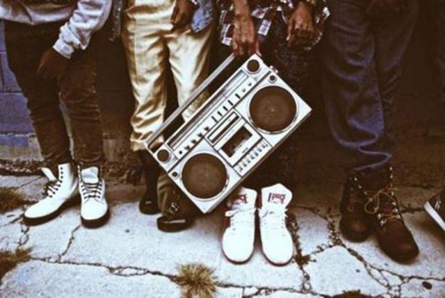 Første gang kulturen bliver referet til som hip hop, hvor det tideligere har været b-boy