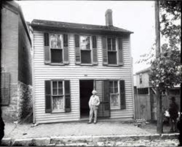 Judge Clemens died. Family moves back to Boyhood Home.