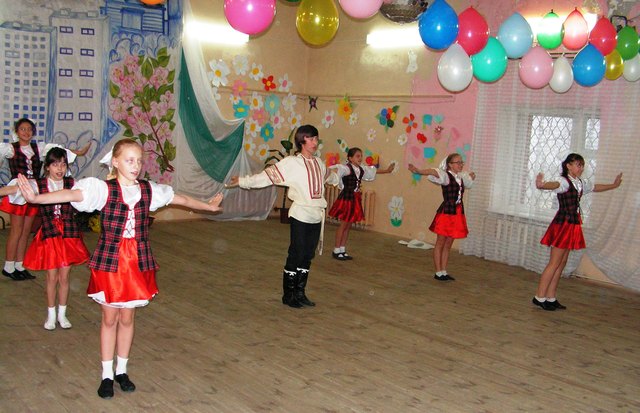 Танцевальный коллектив "Фантазия"