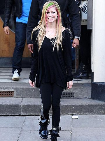 how much is avril lavigne's height