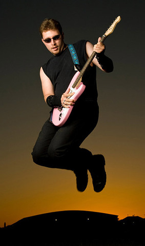 Yo aprendí tocar la guitara.