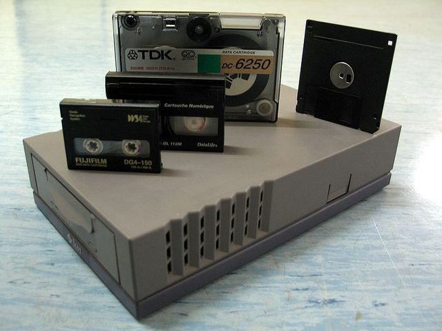 Tape cassette