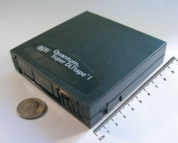 Digital Linear Tape (DLT)