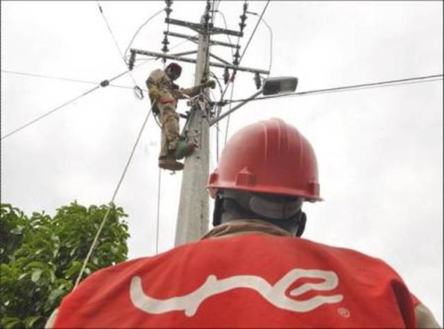 UNE compra TV por cable..