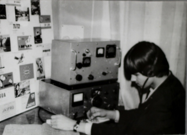 На занятиях кружка радиооператоров