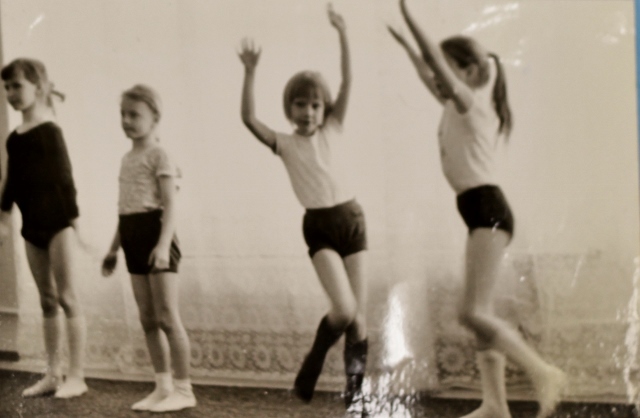 Занятия кружка "Гимнастика" руководитель Лотарева О. С.