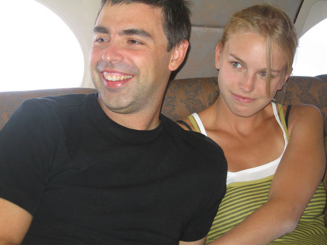 larry contrae matrimonio