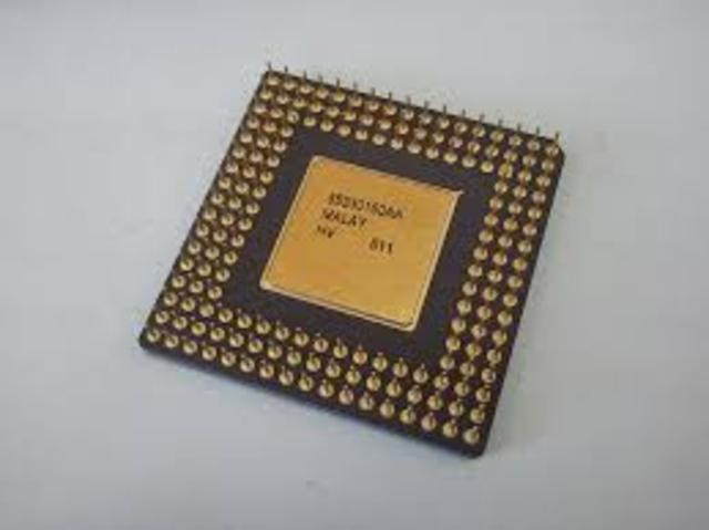 Microprocessor (4th generation of computers)