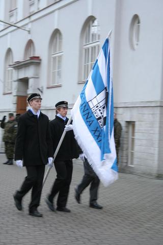 Kool saab endale enda lippu