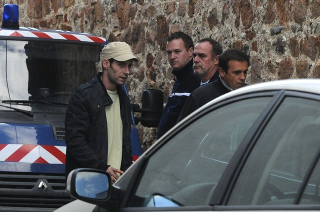 Le compagnon de la mère en garde à vue