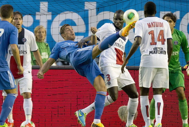 En su tercer compromiso, el Real Madrid venció al Paris Saint Germain