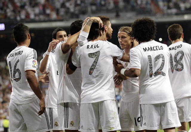 En la vuelta de Raúl al Santigo Bernabéu, los merengues golearon 5-0 al Al Saad