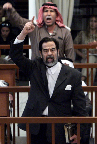 Hussein en el tribunal