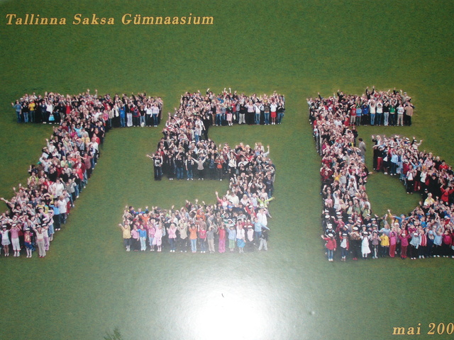 Tallinna 54. Keskkool nimetati ümber Tallinna Saksa Gümnaasiumiks.