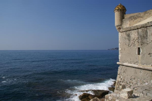 Odysseus returns home to Ithica