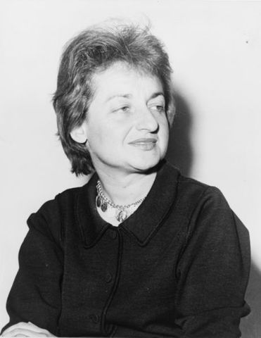 Betty Friedan publica la mística de la feminidad donde hace aportaciones acerca de la psicología femenina