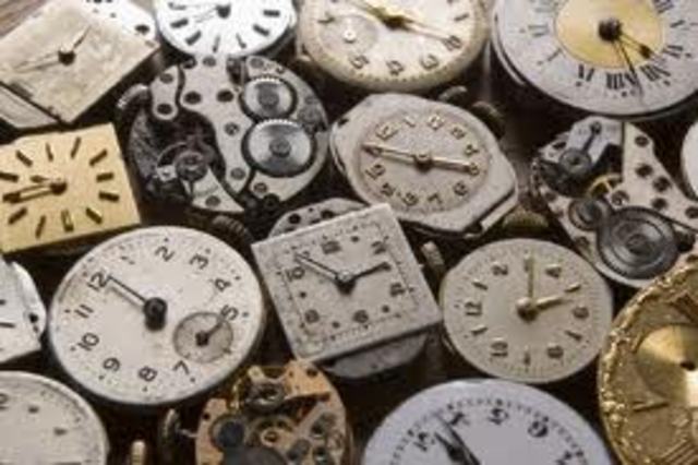 Aprendiò el oficio de relojero y descubriò su interès por la magia