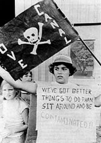 Love Canal, NY & lois Gibbs