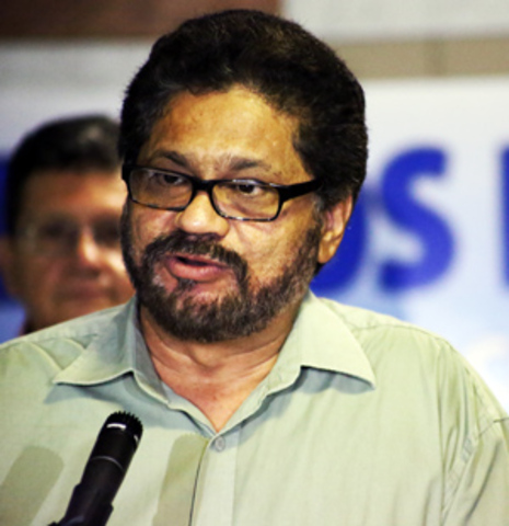 Breve entrevista de la Cadena Radial Bolivariana CRB, Voz de la Resistencia con Iván Márquez, Jefe de la Delegación de Paz de las FARC-EP.