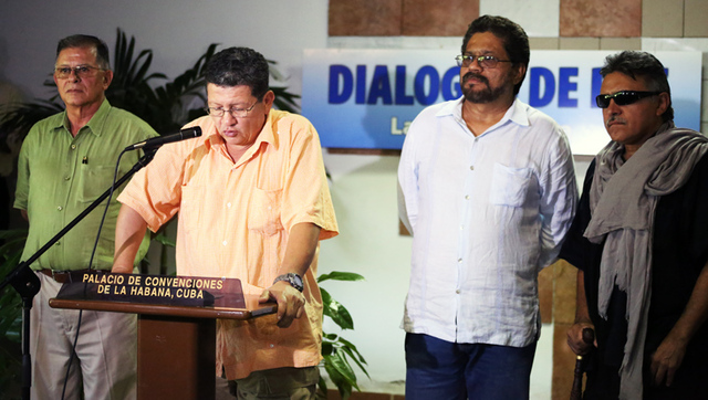 Delegación de paz de las FARC-EP ha decidido hacer una pausa en la discusión de La Mesa