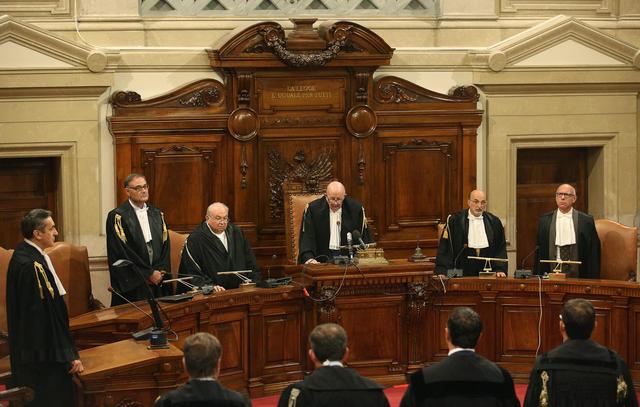 La Cassazione conferma la condanna. L'interdizione è da ridefinire