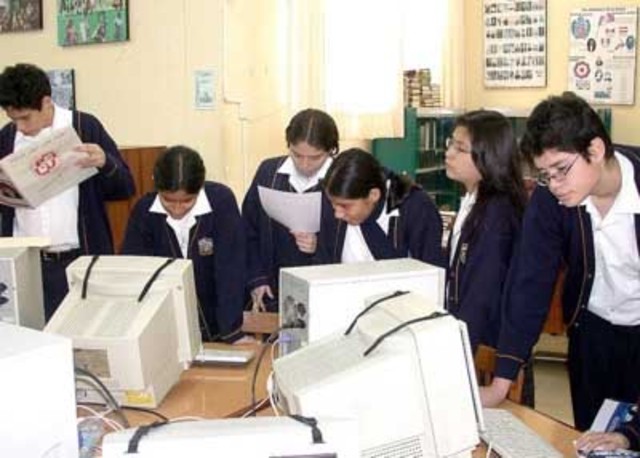 Inauguran talleres, biblioteca, laboratorios