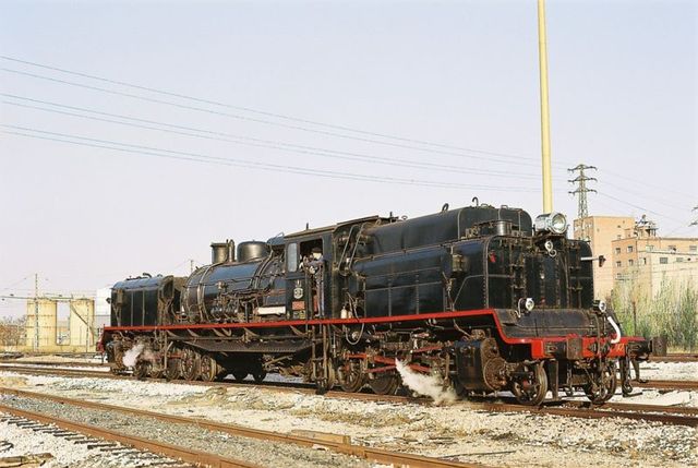 Renfe recibe la locomotora de vapor 282-0430, la última construída en España