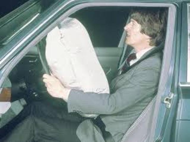 First drivers airbags introduced