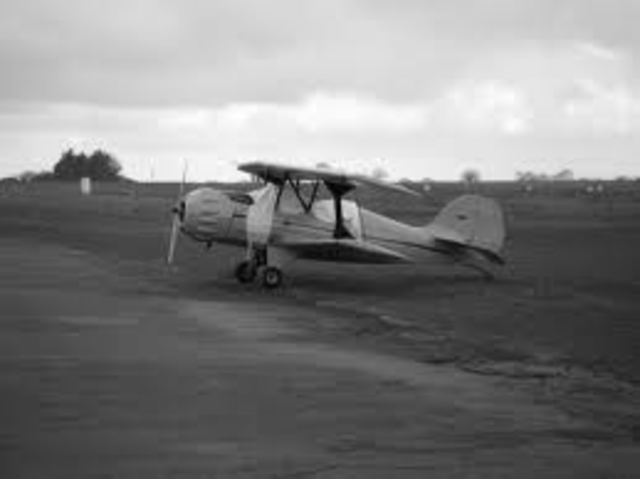 Amelia Sees First Airplane