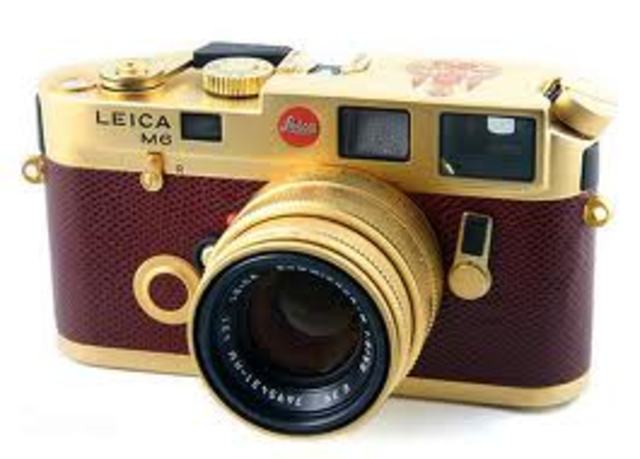 LEICA