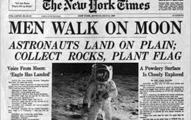 El hombre pisó la luna