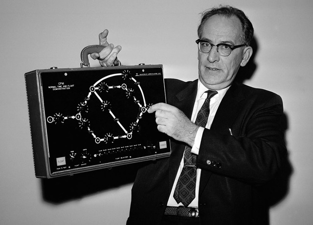 CONSTRUCCION DE LA PRIMERA COMPUTADORA