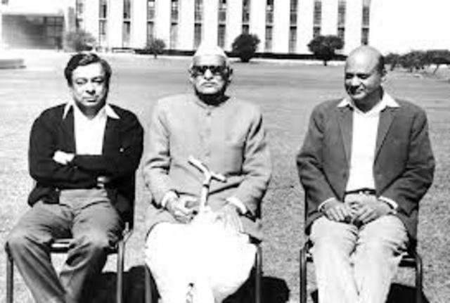 Dr. Kurien helped ShriTribhuvandas Patel to make amul