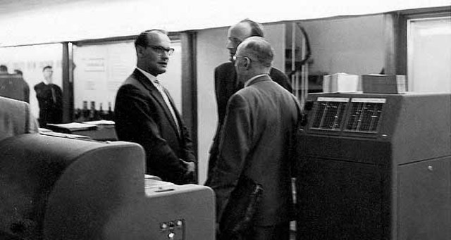 Heinz Nixdorf fundó la Cía. Nixdorf Computer Corporation