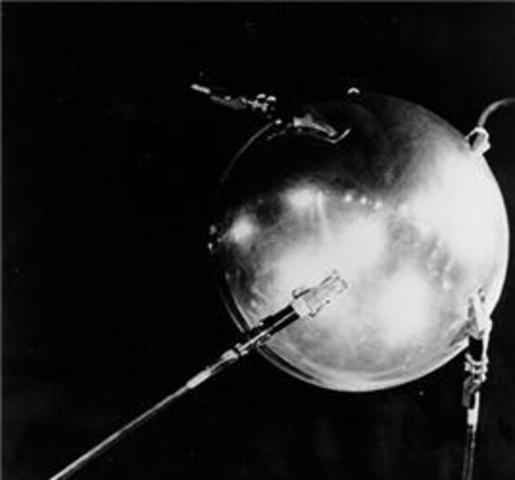 Primer Satélite Artificial de Comunicaciones