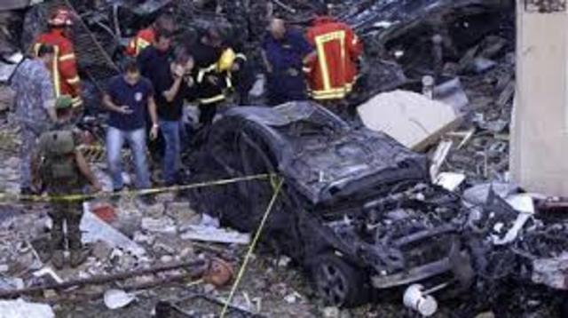 Bomb kills and wounds over 300 in Pakistan