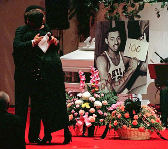 Wilt Chamberlain dies