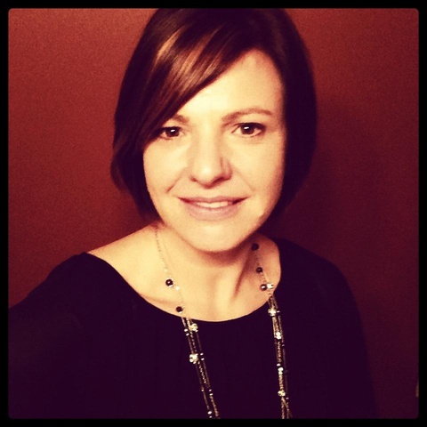 Linda Joanne Fox was born